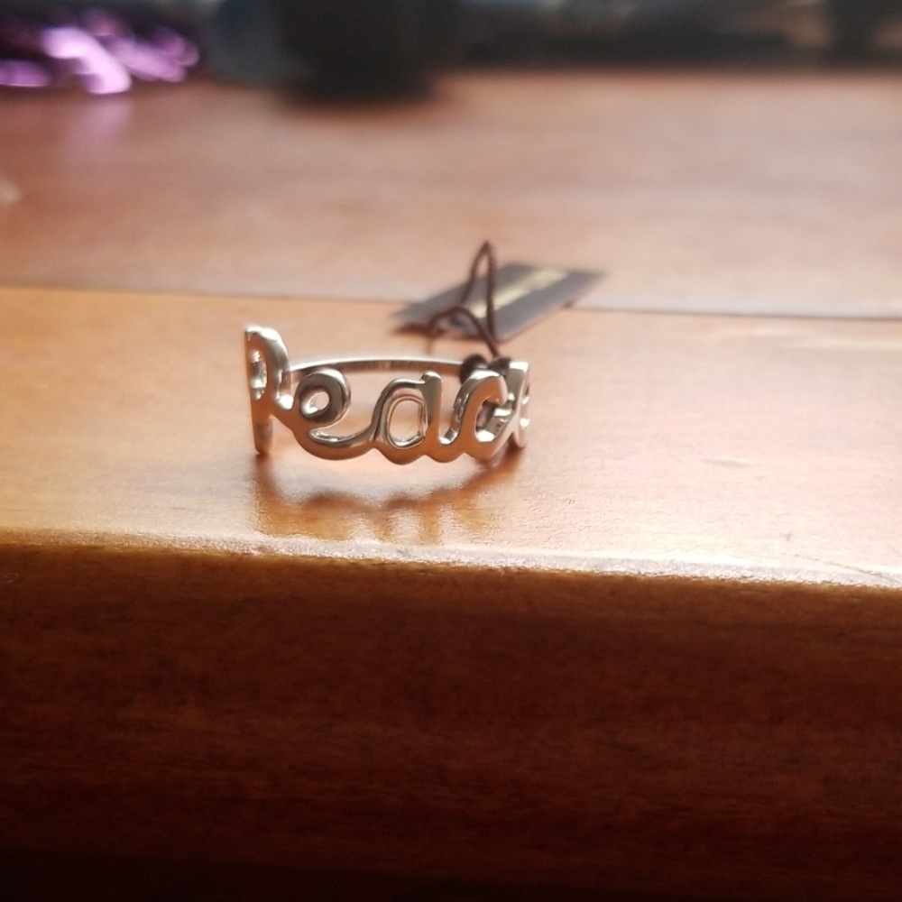 Henri Bendel "Peace" Ring, sz 8